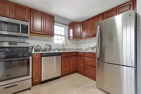 Charming Apartment in Historic Neighborhood - Image 5
