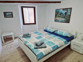 NEW - Garden Apartment Near Sea - Image 2
