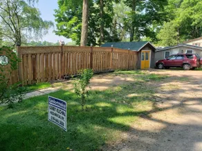 Cosy Lakefront Cottage - Image 3