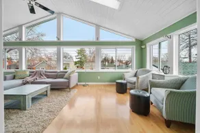 Gorgeous Poolhouse! Spacious Family Home w/Sunroom - Image 4