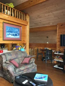 Crockett's Escape Cabin with 6 person hot tub - Image 5