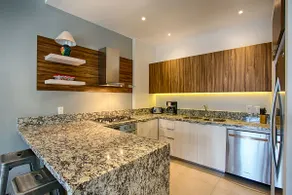 Zenith 601, Zona Romantica, 2 Balconies with Incredible Views, Rooftop Pool - Image 4