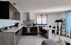 Pleasant 2 bedroom between sea and mountain - Image 2