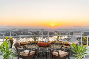 Luxe Lakefront 3BHK Suite|Decks, Jacuzzi-Steam Spa - Image 3