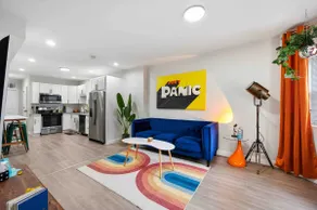 3D Tour! Designer Condo near Logan Square - Image 2