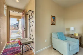 Private suite, full amenities, free parking - Image 4