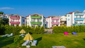 Villa Red 7 meters to sea 1300 m2 garden - Image 3