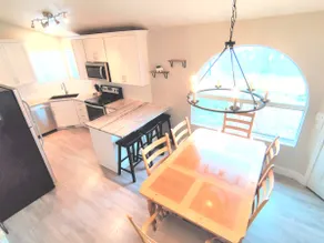 Spacious 5 BR/3 bath Home- Private HOT TUB! - Image 5