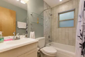 Hidden getaway close to downtown! - Image 4