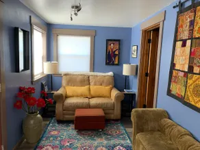 The Baker City Jewel Box- A Dog Friendly Art House - Image 4