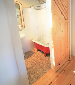 Super, Super Cute Guesthouse in West Petaluma - Image 3