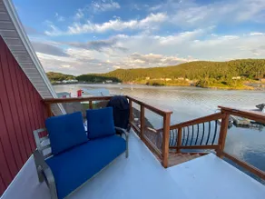 Iceberg Season Retreat - Chateau Shoal Tickle - Image 2