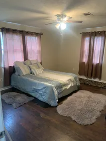 Beaumont Chateau 2BR near hospitals & refineries - Image 5