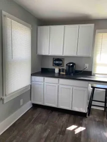 Updated 1 Bedroom Home with Laundry and Parking - Image 5