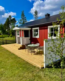 Small house in the countryside. - Image 2