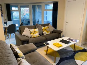 Entire luxury apartment, central Newmarket, - Image 4