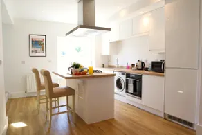 NEW Poole House 5 mins to Sandbanks +Netflix - Image 2