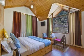Luxurious 4 BHK The Cedar Cottage +Kitchenette - Image 4