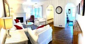 Charming 3 bedroom Cottage one block from Bay. - Image 2