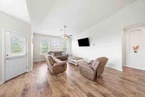 Spacious 5BR Near SeaWorld |Sleeps 14| Alamo Ranch - Image 4
