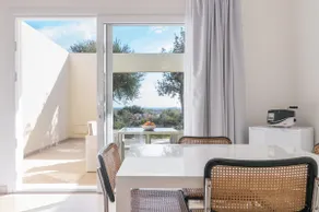 Charme Oleander Villa avec vue sur la mer à Is Molas Golf Resort Pula. - Image 3