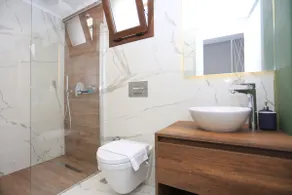 Verde Suites - 2 Bedrooms 2 Bathrooms Balcony Duplex - Image 5