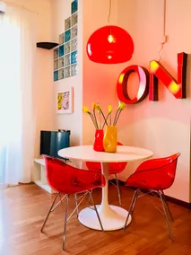 PopArt -10’ Duomo by metro, next restaurants shops - Image 3