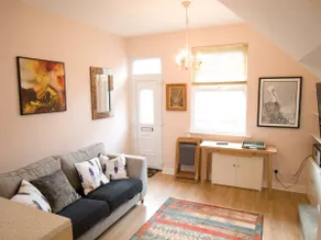 Cosy, modern terrace 5 mins walk from town/Minster - Image 4