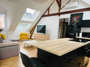 Elegant – 3 Bedrooms/3BR • Downtown Reims Parking - Image 3