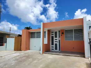 Solar Powered- Amazing location - 3 bedrooms house - Image 3