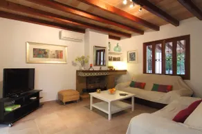 Family friendly villa with optional pool gate , close to Pollensa and the beach. - Image 2