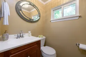 Guest Suite/Private Entrance/On the Hill - Image 4