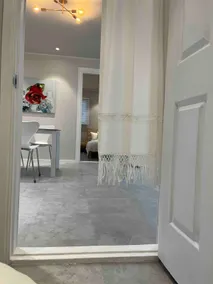 Red rose house, one stop to Hongdae, 2 minutes to DMC station - Image 4