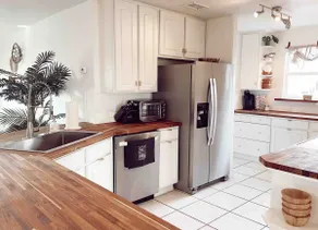 Bright + Cozy Cottage! 10 min to Downtown + Beach - Image 5