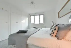 Spacious 4 Bedroom, 2 bathroom House - Image 3