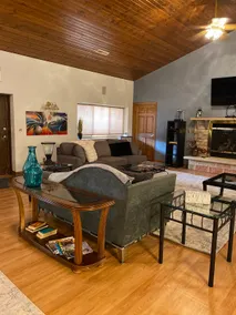 A Traveling Executive's Home Away From Home! - Image 2