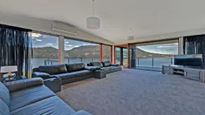Amazing Unique Five-Star Waterfront Retreat - Image 2