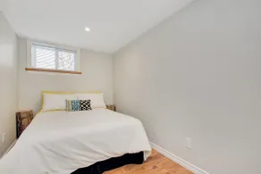Central & Clean 2bdrm Apartment with Parking for 2 - Image 2