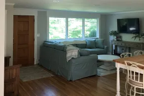Contemporary Family Ranch Close to Lake & Mountain - Image 3