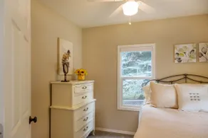 The Beehive - Image 4