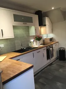 Kennedy Terrace; Modern 2 bedroom house, central - Image 3