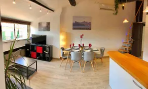Atypical apartment with view of Notre Dame de la Garde - Image 3