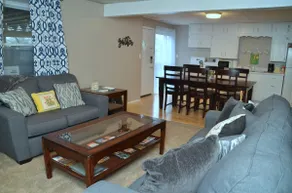 Comfy Basement Apartment -King Bed/Kitchen/Laundry - Image 4