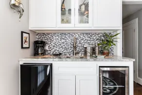 The Roux House Offers Luxury, Comfort & Location! - Image 5