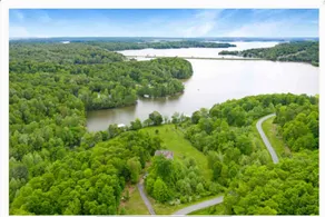 Relaxing & spacious waterfront home on Barkley Lake with 5 Bedrooms and 4 Baths - Image 2