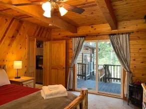 Beautiful and Comfortable Family Log Cabin - Image 5