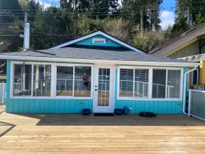Beautiful Waterfront Cottage on Cowichan Bay! - Image 5