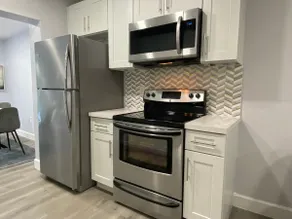 Rachaels Upscale 3 bedrooms Luxury Home - Image 4