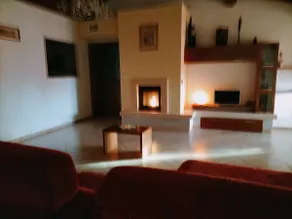House with garden and private pool - Image 2