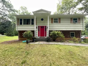 The Bluestone - Spacious 2 bedroom w/central air - Image 3